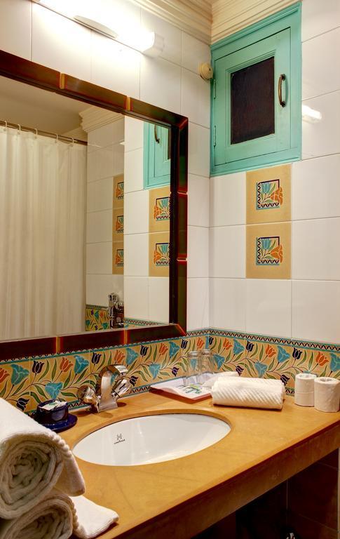 Palace On Ganges - Heritage Hotel Varanasi Exterior foto