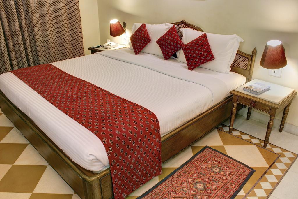 Palace On Ganges - Heritage Hotel Varanasi Zimmer foto