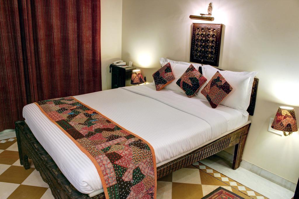 Palace On Ganges - Heritage Hotel Varanasi Exterior foto