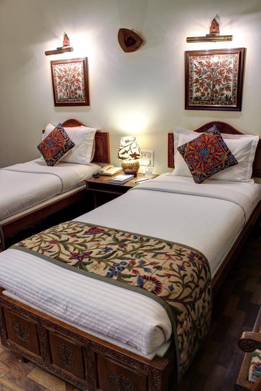 Palace On Ganges - Heritage Hotel Varanasi Zimmer foto