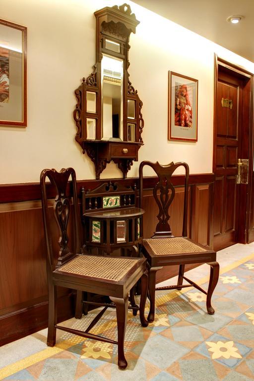 Palace On Ganges - Heritage Hotel Varanasi Exterior foto
